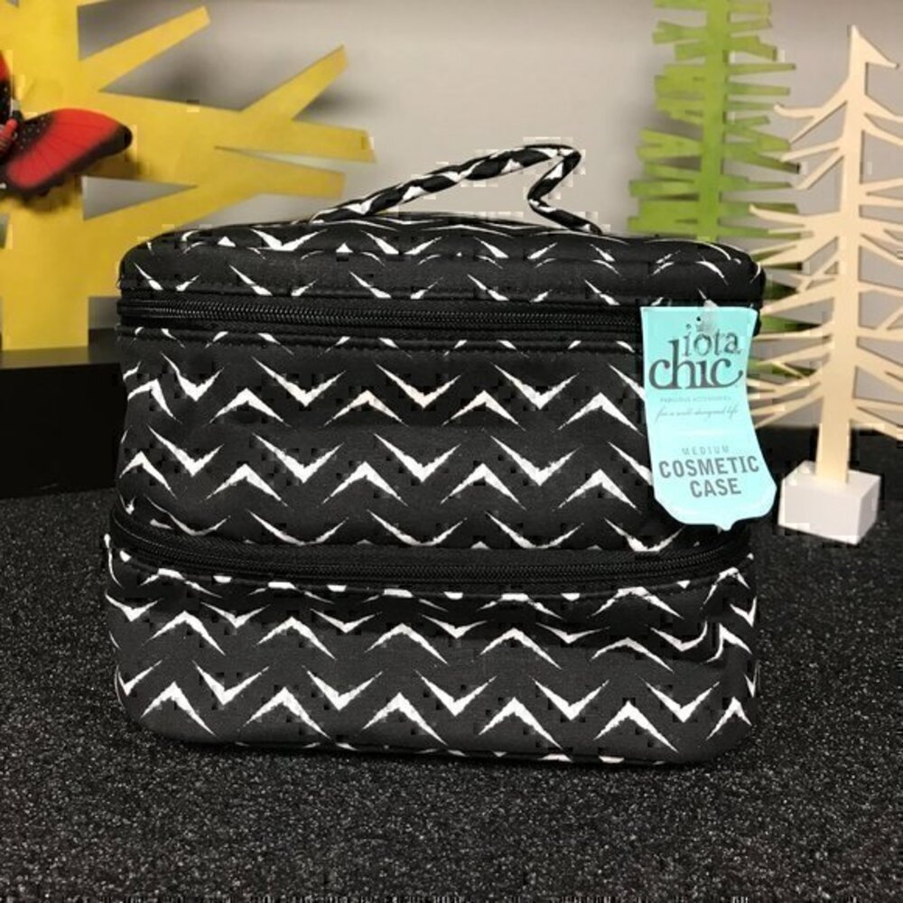 Iota Chic "Moxie" Expandable Cosmetic Storage Travel Tote Case